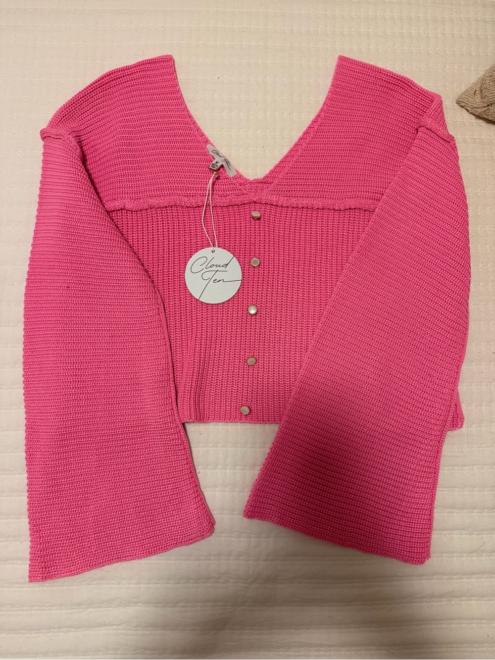 Cloud Ten Hot Pink V-Neck Button-Front Cropped Sweater